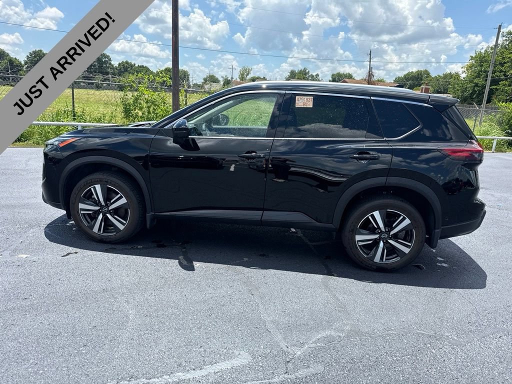 Certified 2025 Nissan Rogue SL w/ Tech Package AWD/4WD image 8