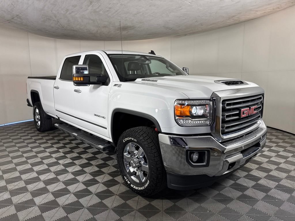 Used 2018 GMC Sierra 3500 SLT w/ Duramax Plus Package AWD/4WD image 3