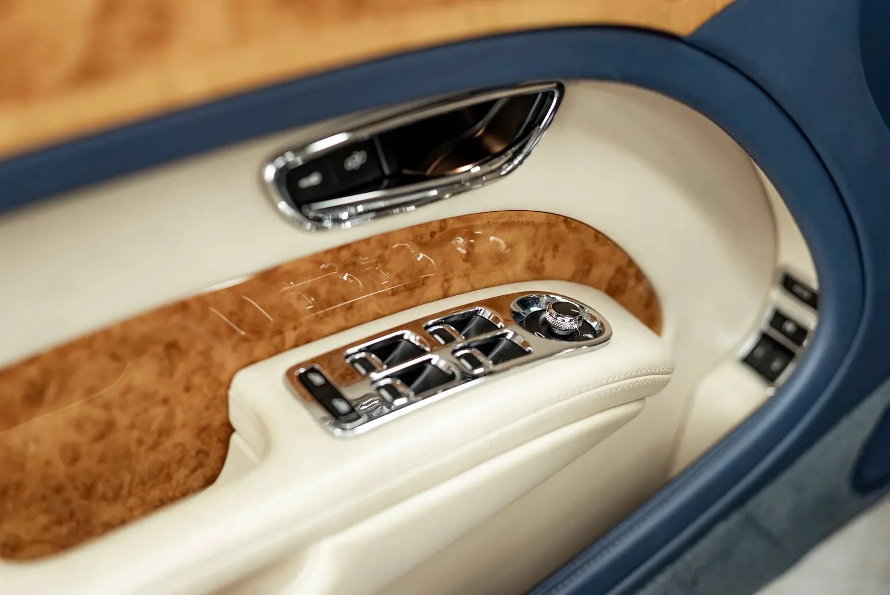 Used 2011 Bentley Mulsanne RWD image 22