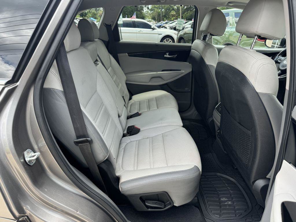 Used 2018 Kia Sorento SX FWD image 12