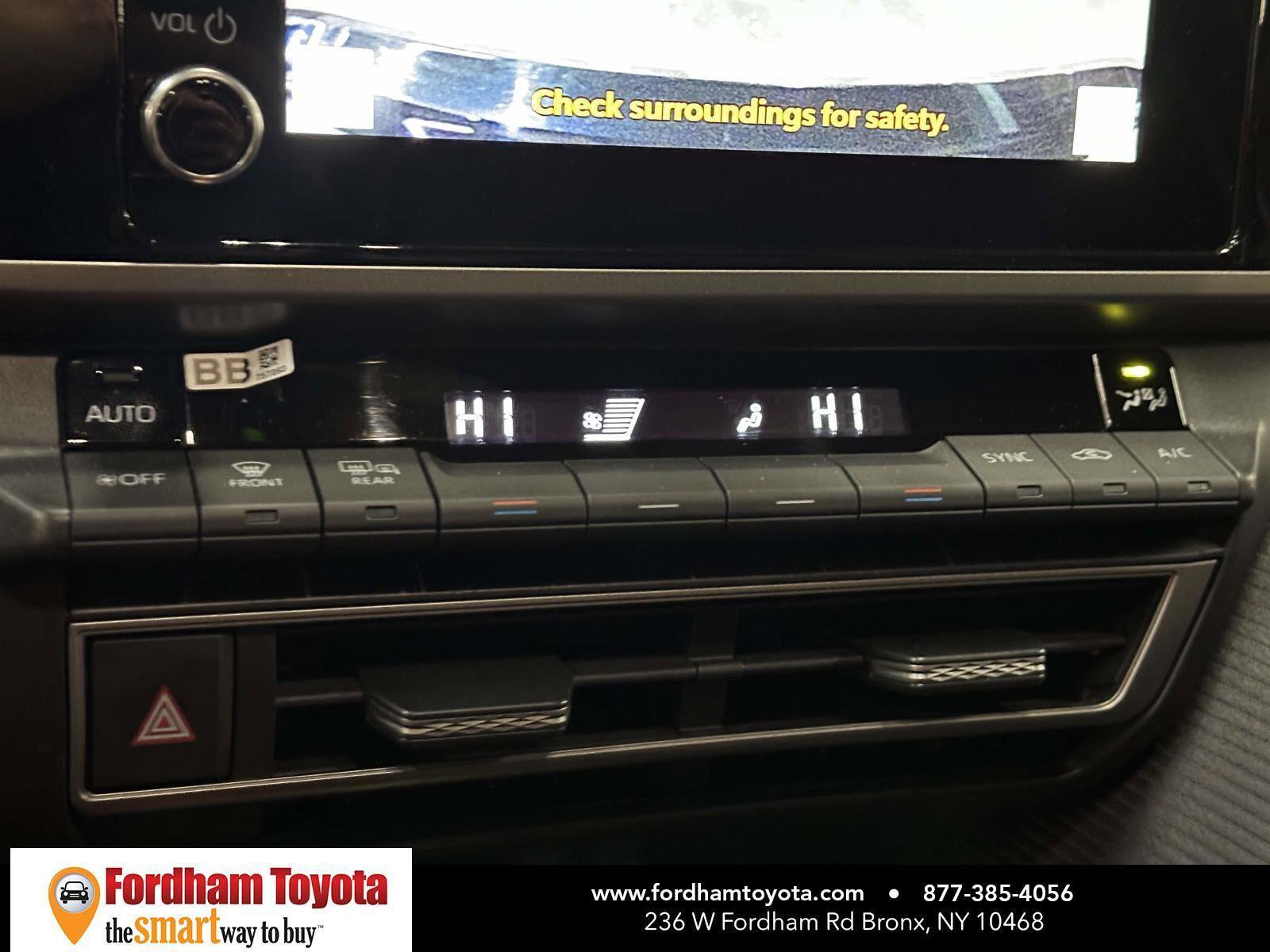 Used 2025 Toyota Camry SE image 21