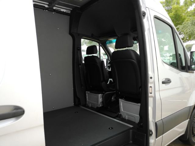 Used 2021 Mercedes-Benz Sprinter 3500 image 6