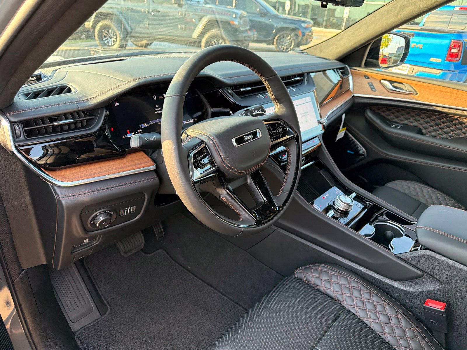 New 2027 Jeep Grand Cherokee Summit AWD/4WD image 10