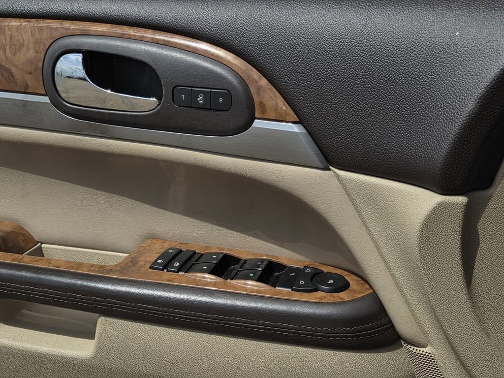 Used 2011 Buick Enclave CXL image 15