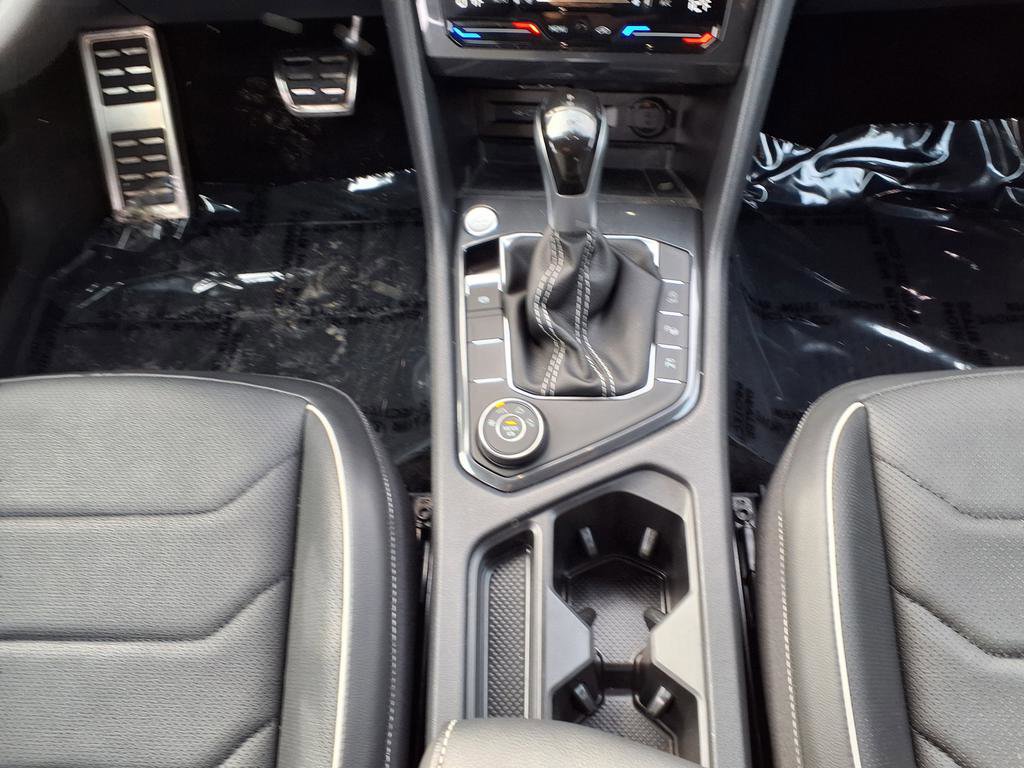 Used 2024 Volkswagen Tiguan SEL R-Line image 22