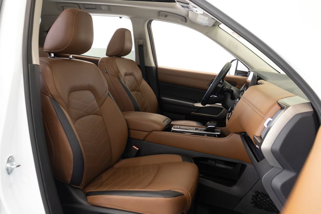 Used 2025 Nissan Pathfinder Platinum w/ Cargo Package FWD image 24