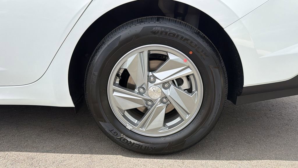 New 2026 Hyundai Elantra SE image 18