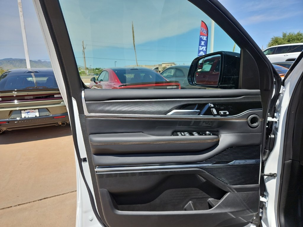 New 2026 Jeep Grand Wagoneer Summit AWD/4WD image 13