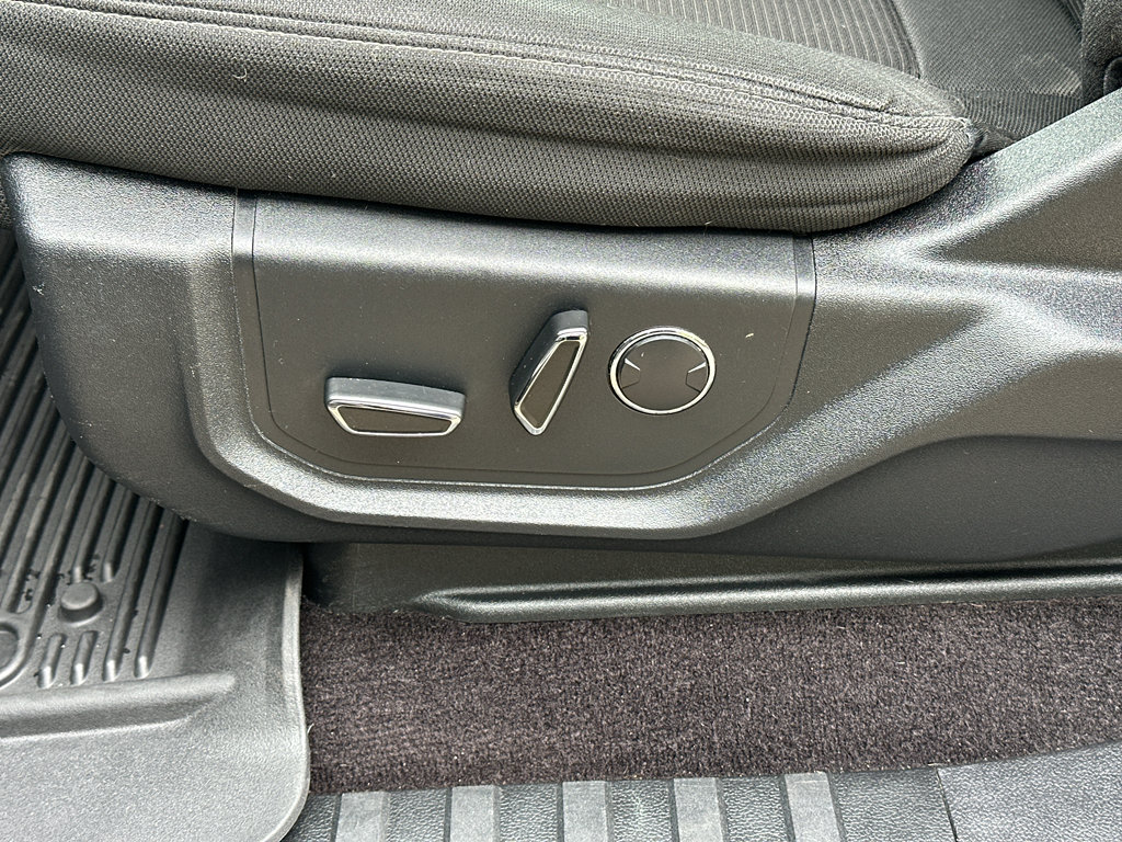 Used 2017 Ford F150 XLT w/ Equipment Group 302A Luxury AWD/4WD image 21