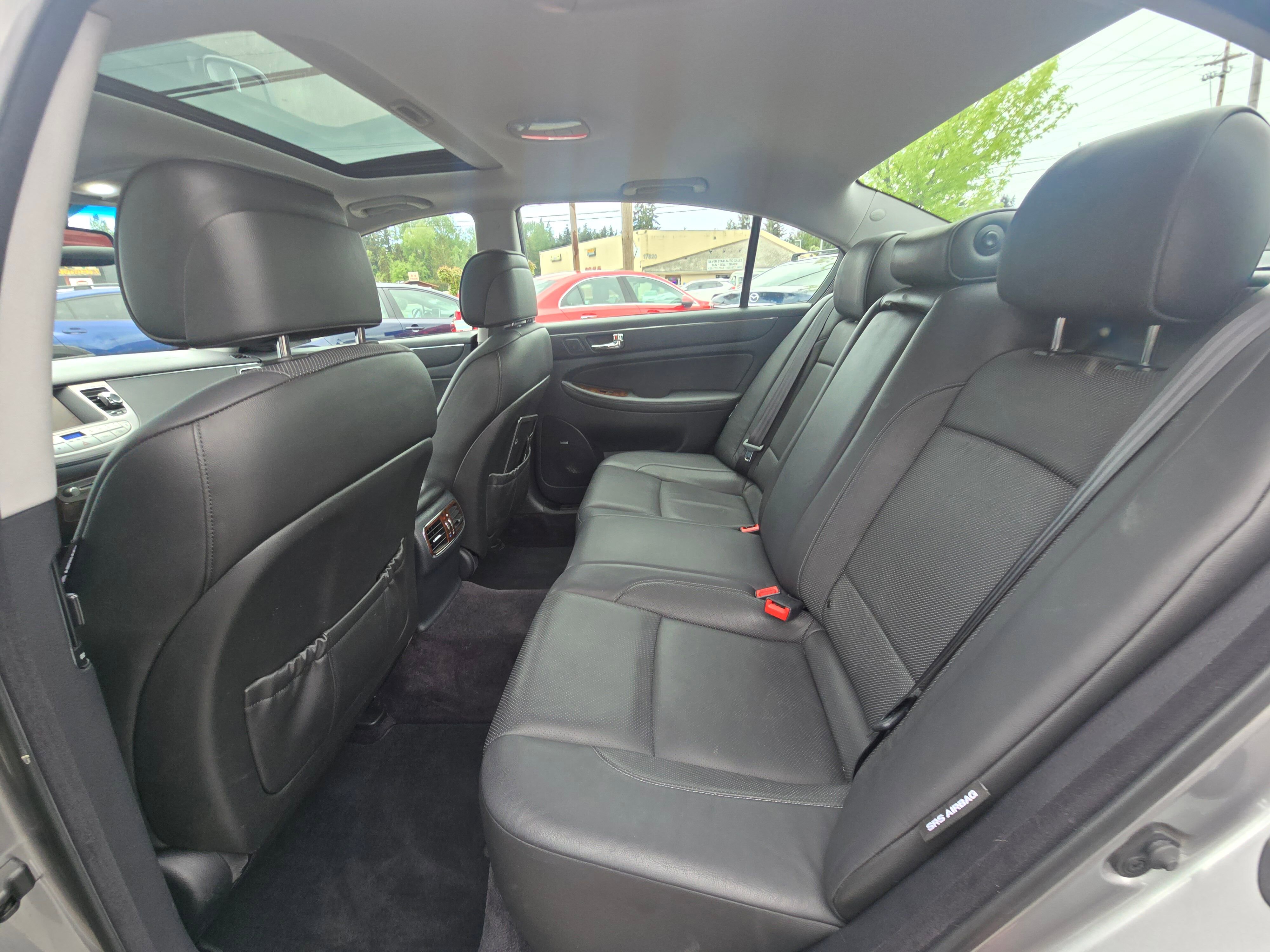 Used 2009 Hyundai Genesis 3.8 w/ Technology Pkg 4 RWD image 16