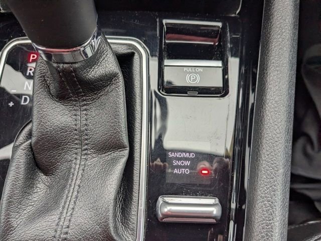 Used 2023 Jeep Compass Limited image 23