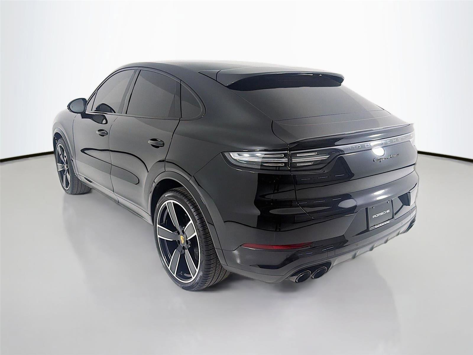 Certified 2022 Porsche Cayenne Turbo image 3
