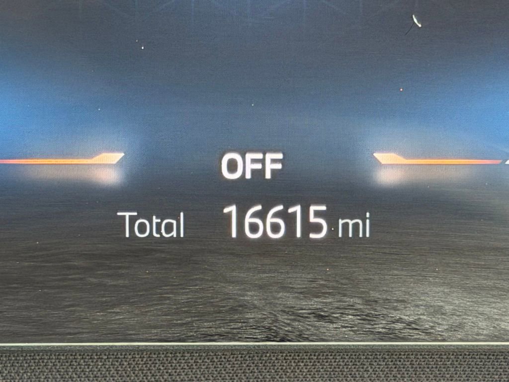 Used 2025 BMW 740i xDrive image 38