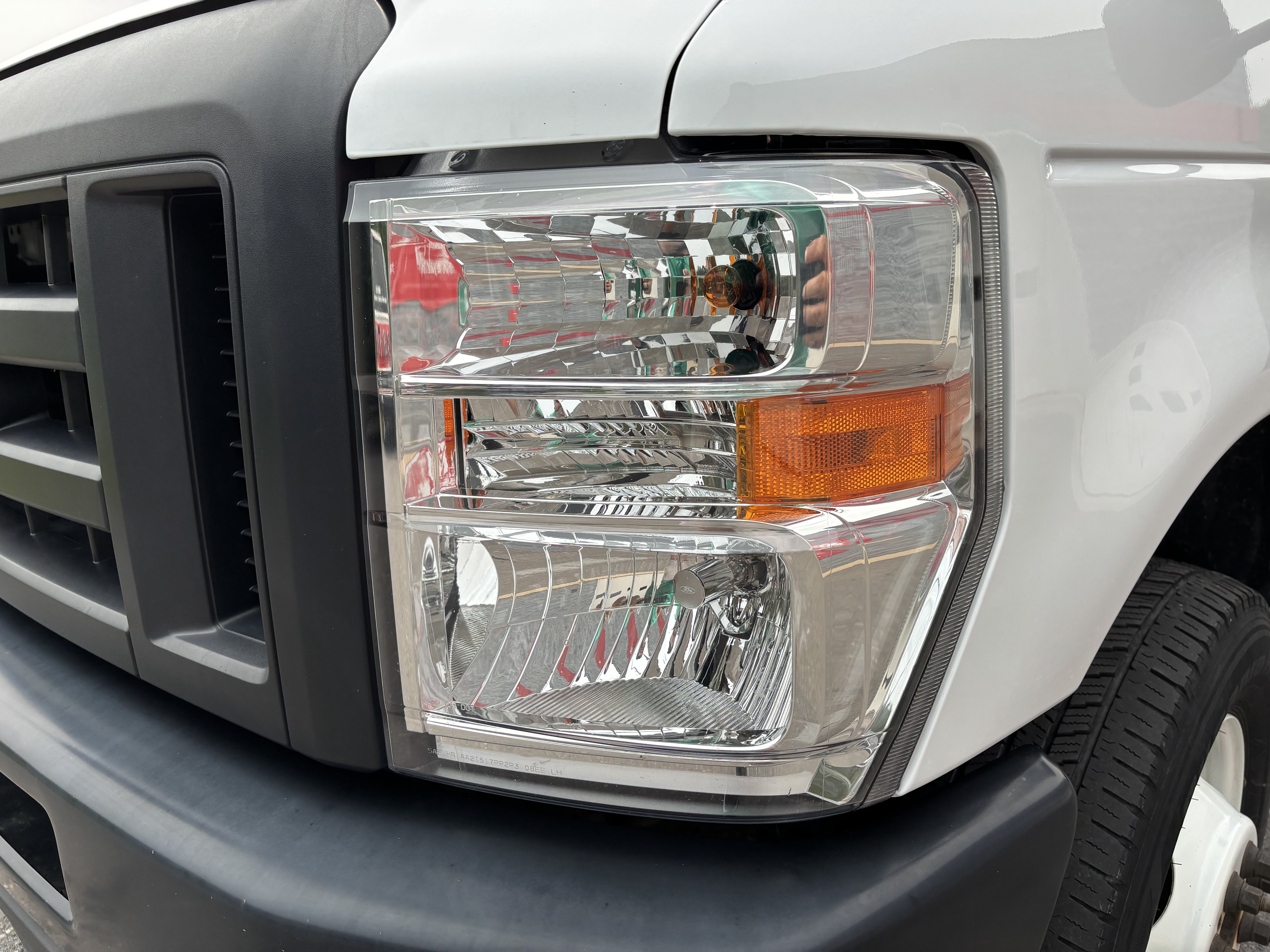 Used 2024 Ford E-350 and Econoline 350 Super Duty RWD image 9