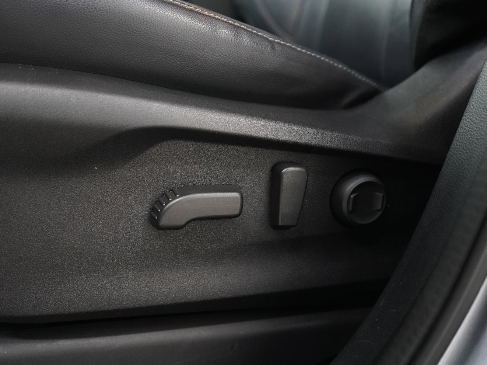 Used 2020 Subaru Ascent Limited w/ Technology Package AWD/4WD image 31