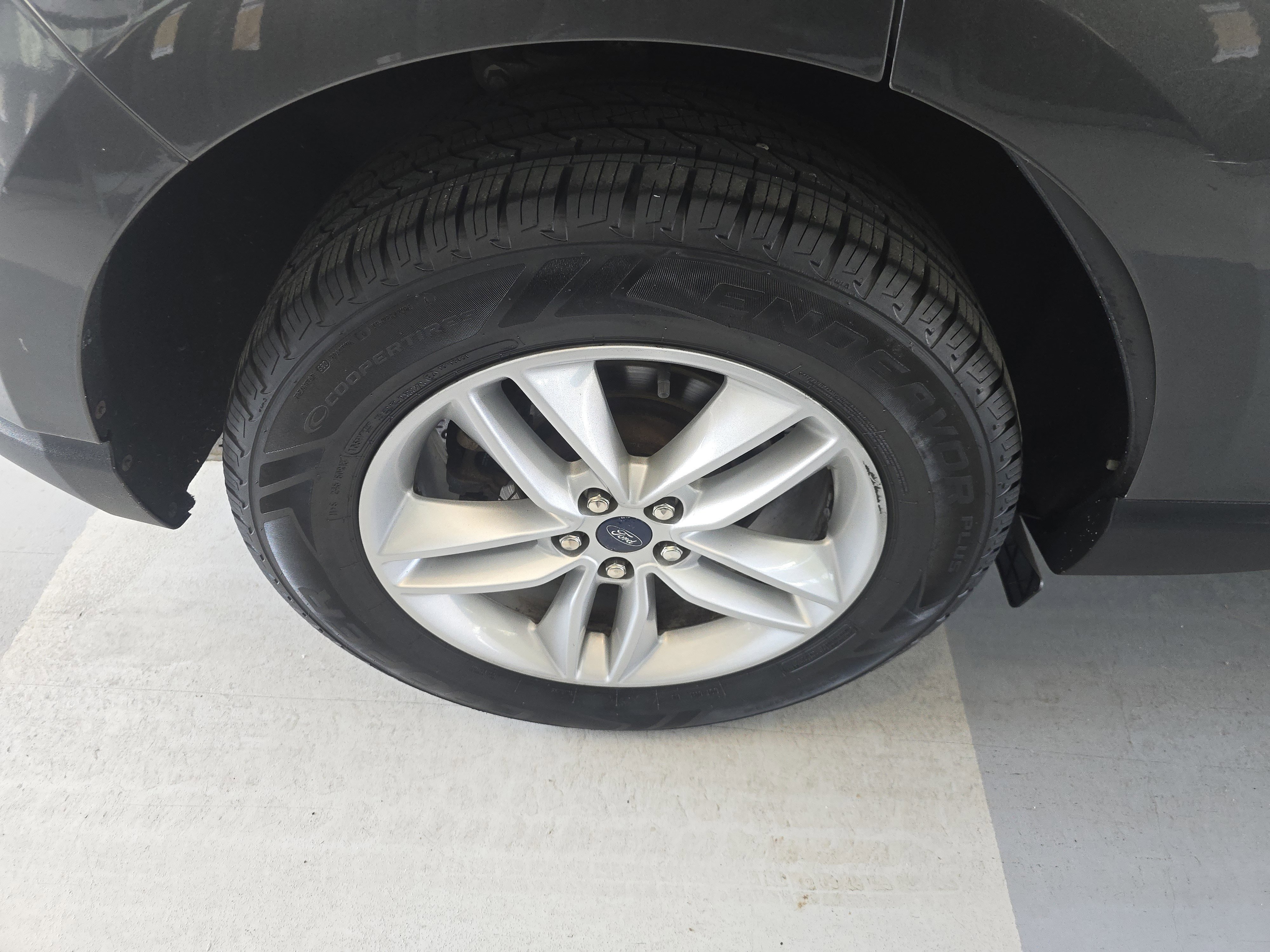 Used 2015 Ford Edge SEL w/ Equipment Group 201A image 9