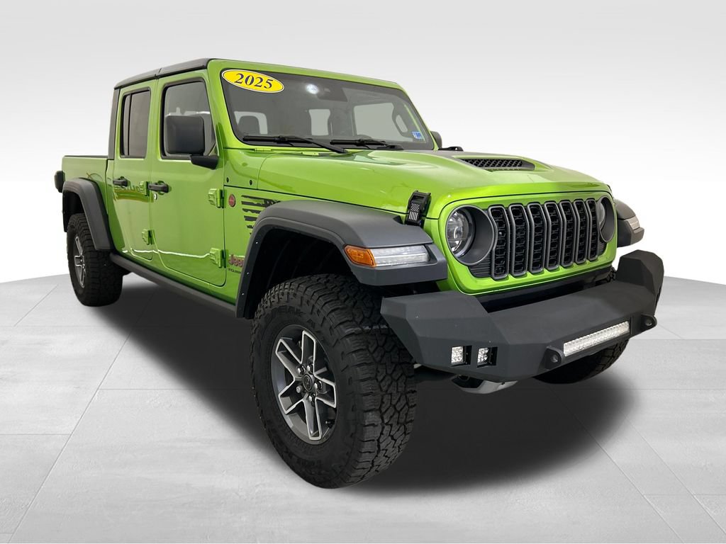 Used 2025 Jeep Gladiator Mojave w/ Convenience Group AWD/4WD image 9