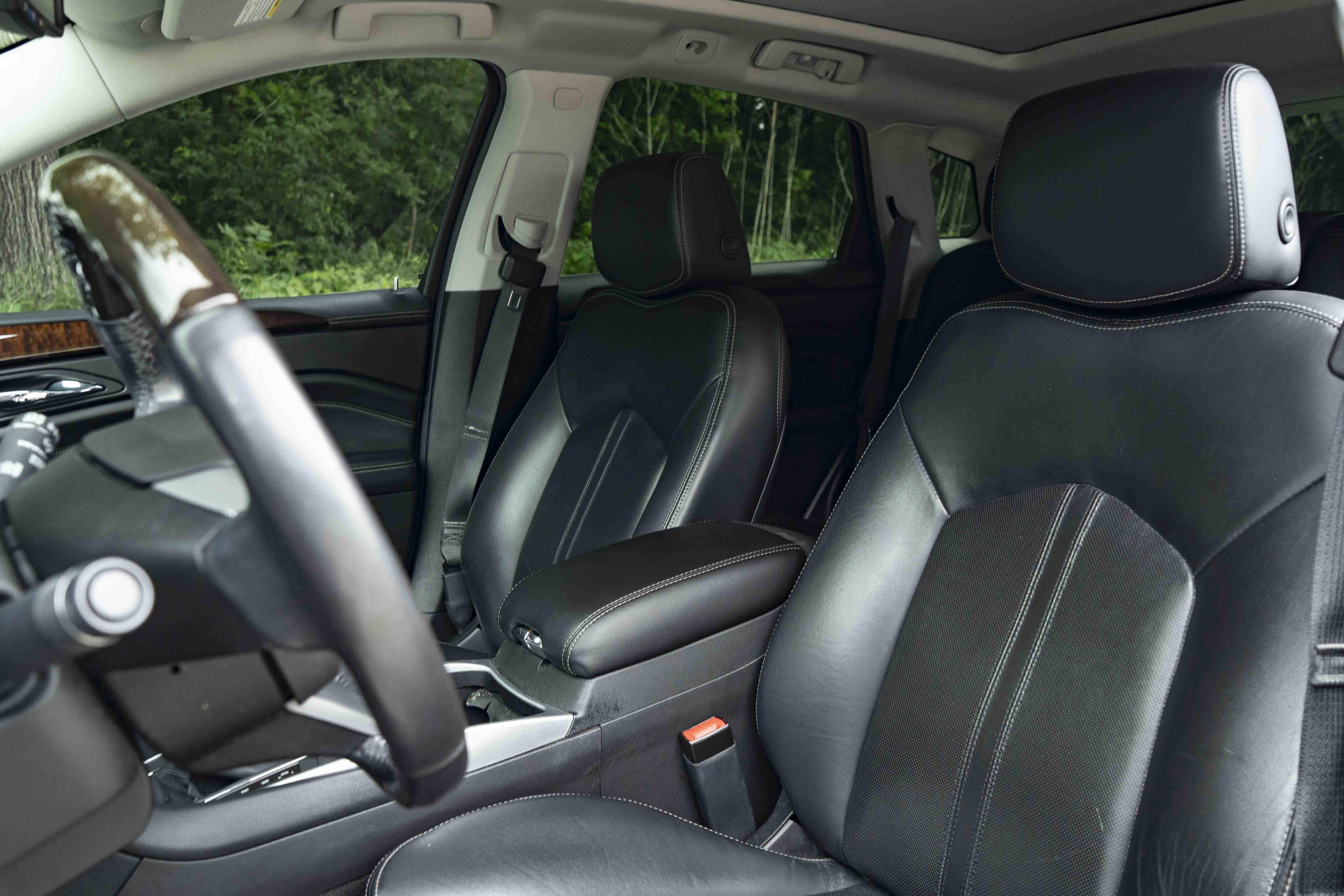 Used 2012 Cadillac SRX Luxury FWD image 17