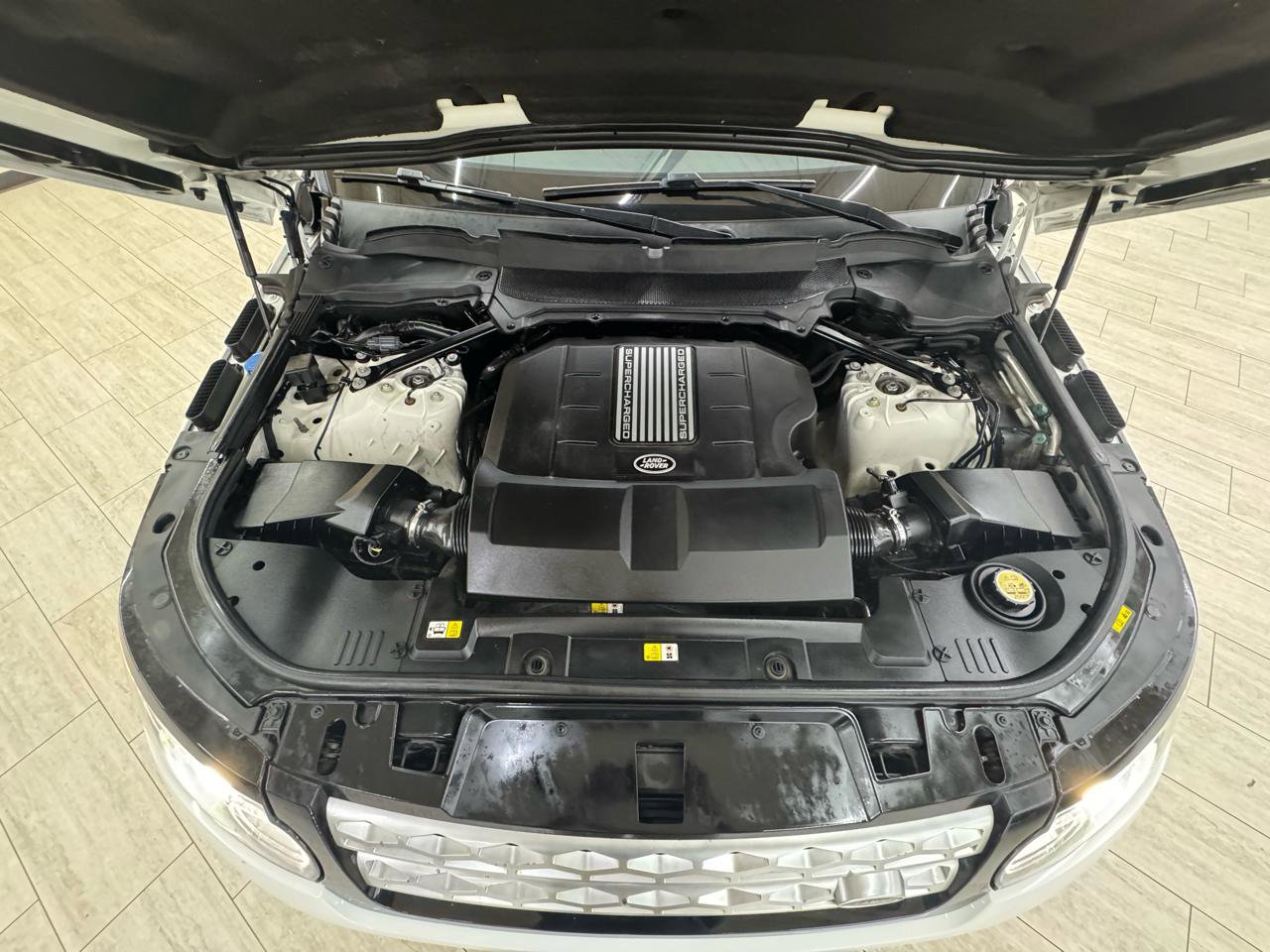 Used 2017 Land Rover Range Rover Sport HSE AWD/4WD image 45