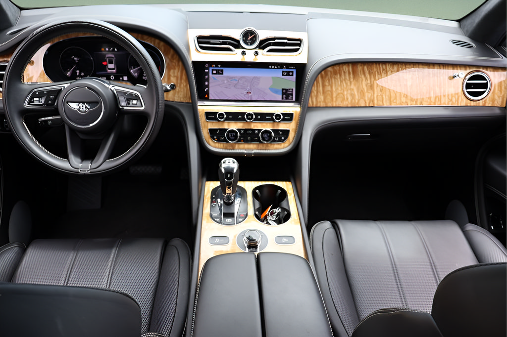 Used 2022 Bentley Bentayga AWD/4WD image 4