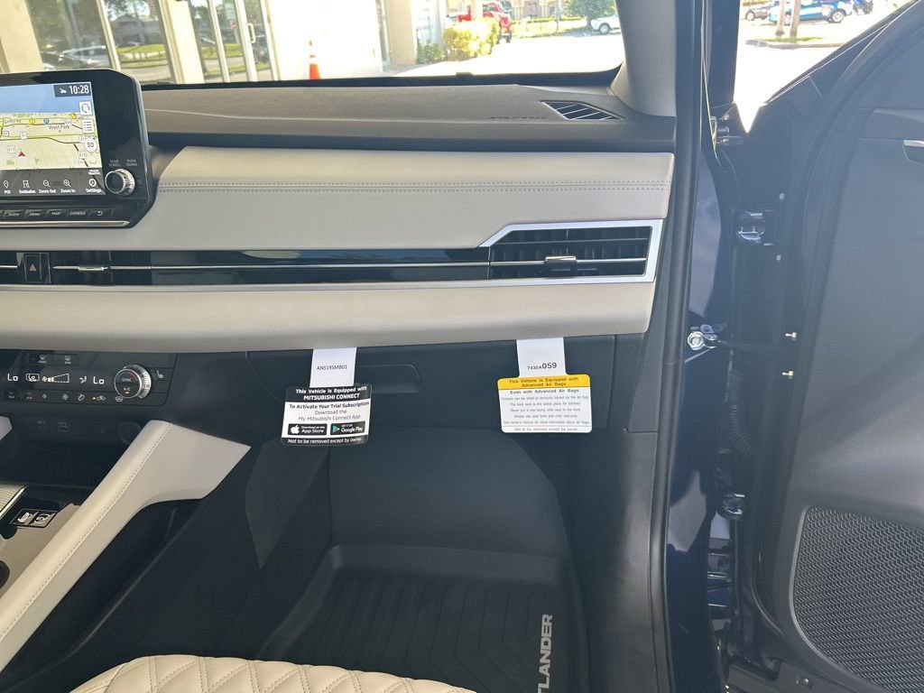 New 2025 Mitsubishi Outlander SEL image 24