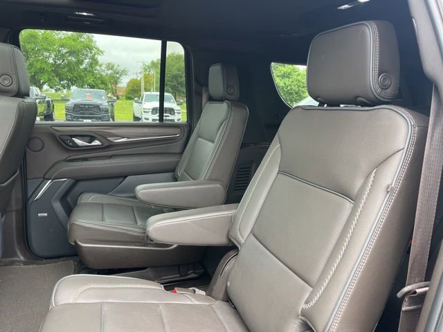 Used 2024 GMC Yukon XL Denali AWD/4WD image 6
