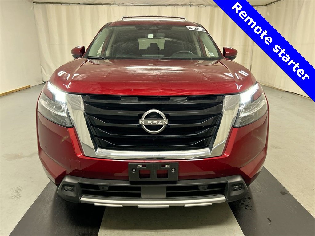 Used 2023 Nissan Pathfinder SL image 5