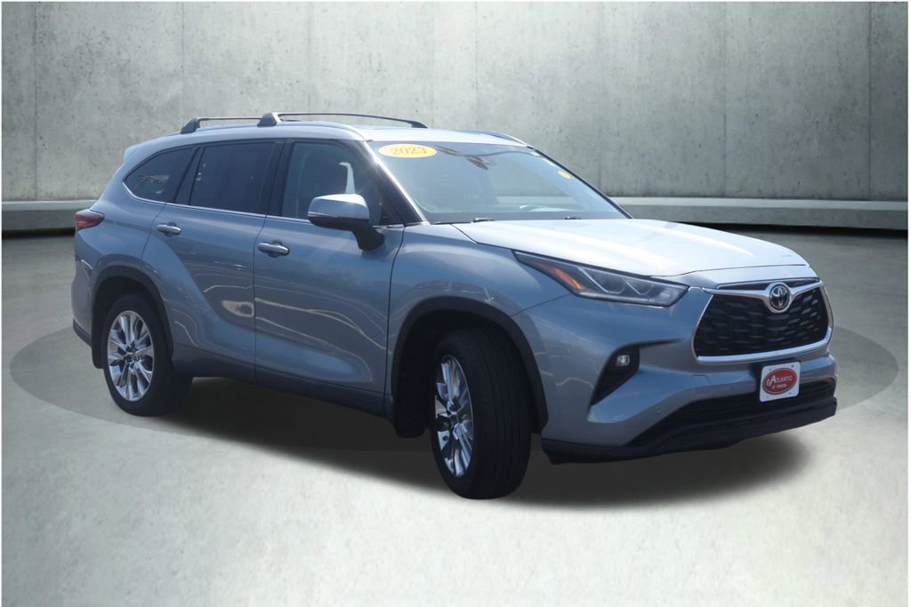 Used 2023 Toyota Highlander Limited AWD/4WD image 13