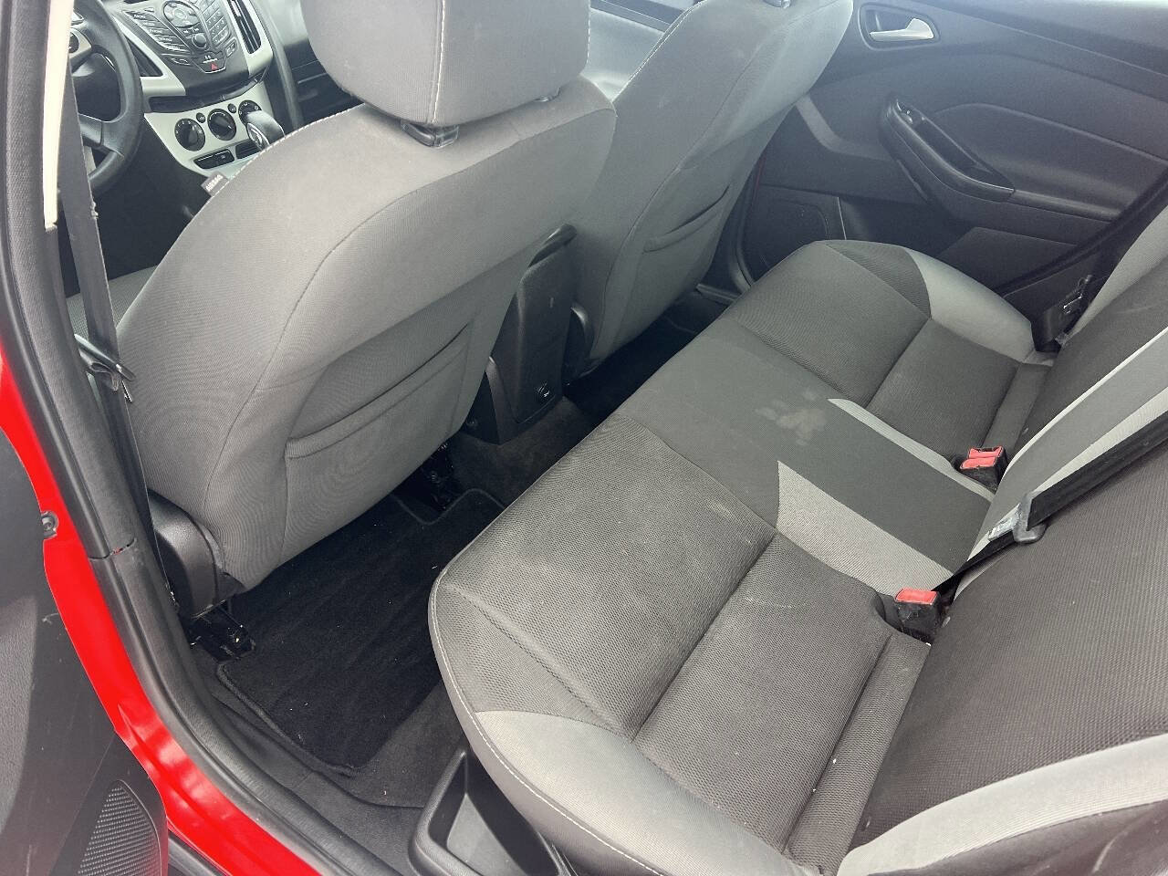 Used 2014 Ford Focus SE image 10
