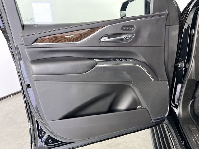 Certified 2022 Cadillac Escalade ESV Sport Platinum w/ Heavy-Duty Trailer Package image 23