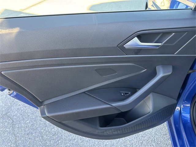 Used 2023 Volkswagen Jetta SE w/ Panoramic Sunroof Package image 24