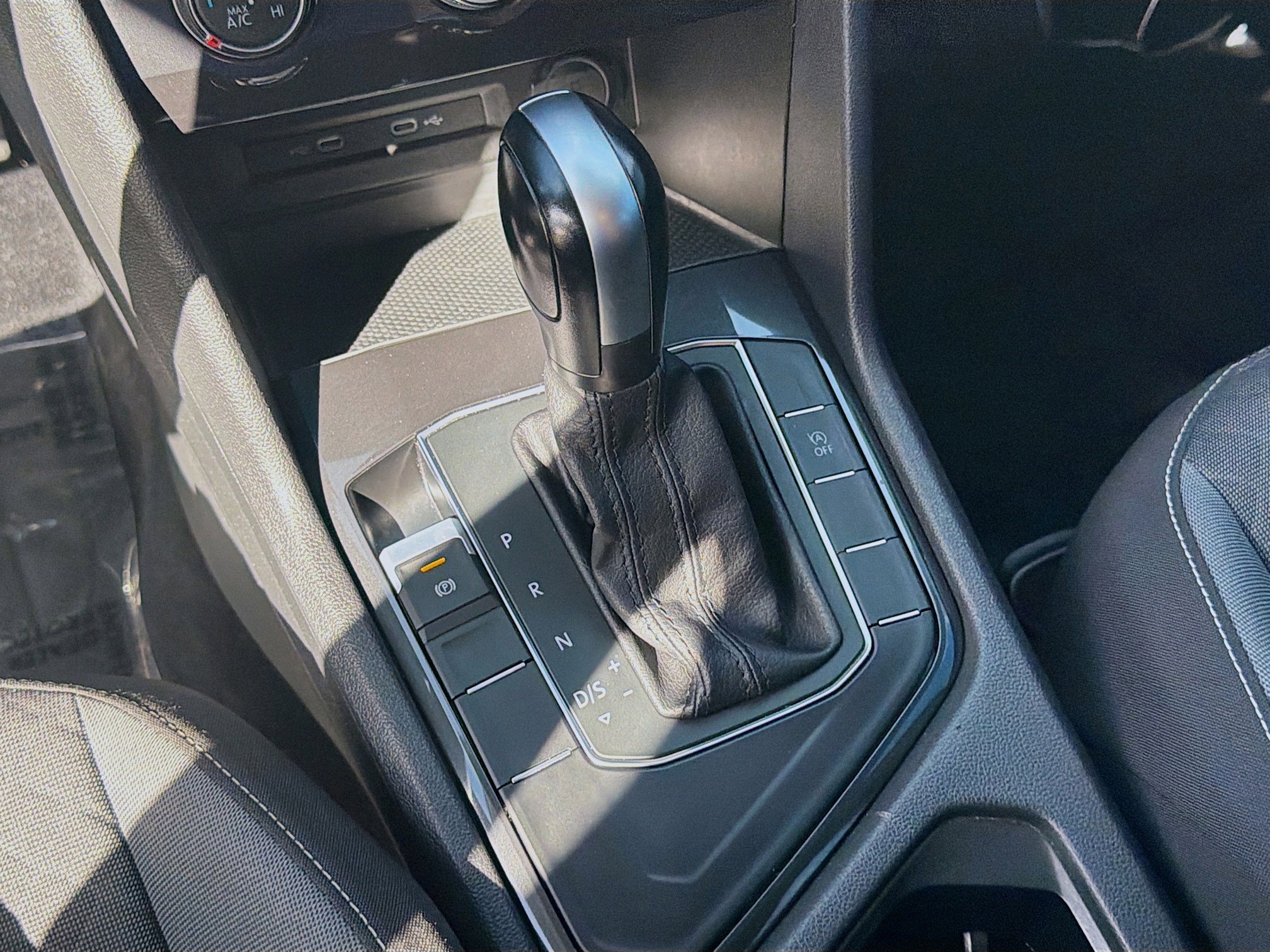 Used 2021 Volkswagen Tiguan S image 15