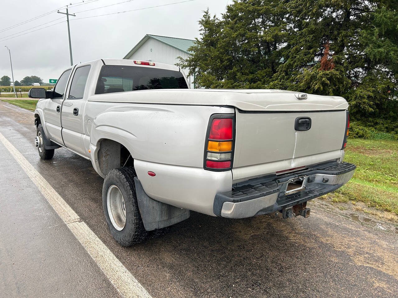 Used 2004 Chevrolet Silverado 3500 4x4 Crew Cab w/ Heavy-Duty Power Package image 4