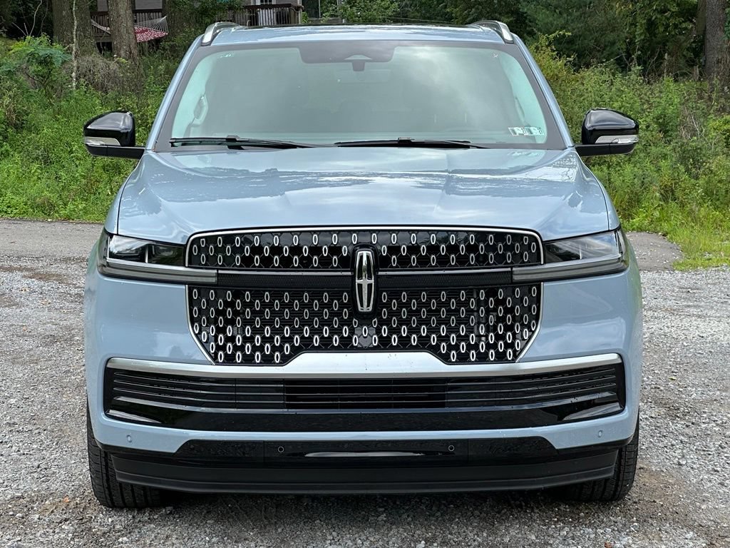 New 2027 Lincoln Navigator Reserve AWD/4WD image 32