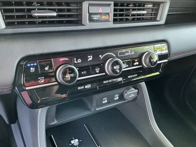 Used 2026 Honda Pilot Black Edition image 24