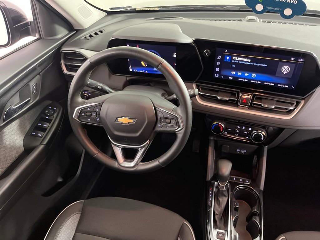 Certified 2024 Chevrolet TrailBlazer LT w/ LT Cold Weather Package AWD/4WD image 2