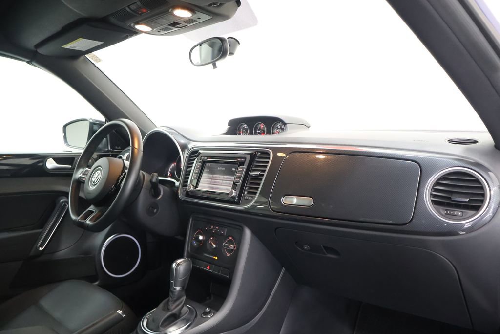 Used 2014 Volkswagen Beetle R-Line FWD image 23