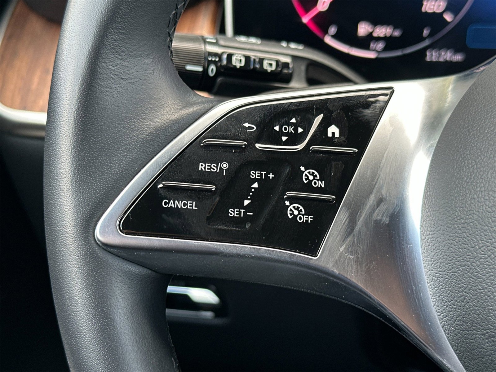 Certified 2025 Mercedes-Benz GLC 300 image 27