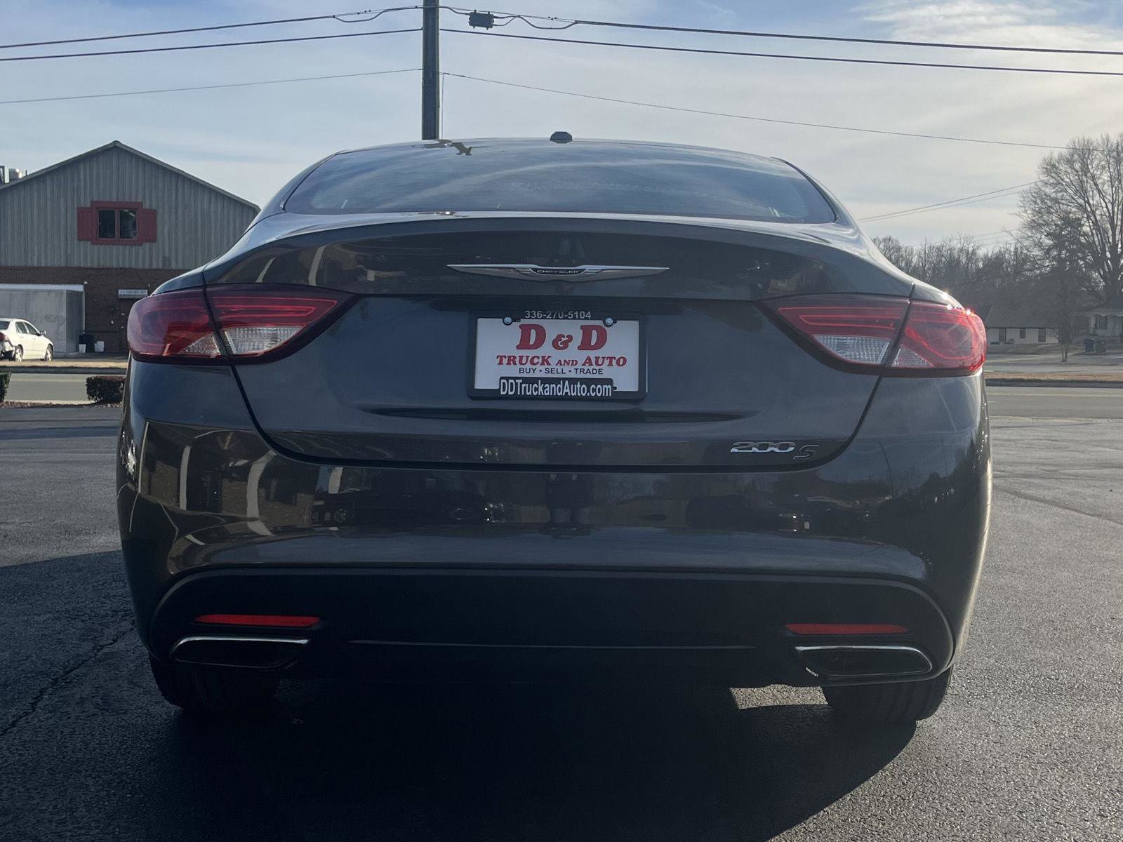 Used 2016 Chrysler 200 S w/ Comfort Group image 25