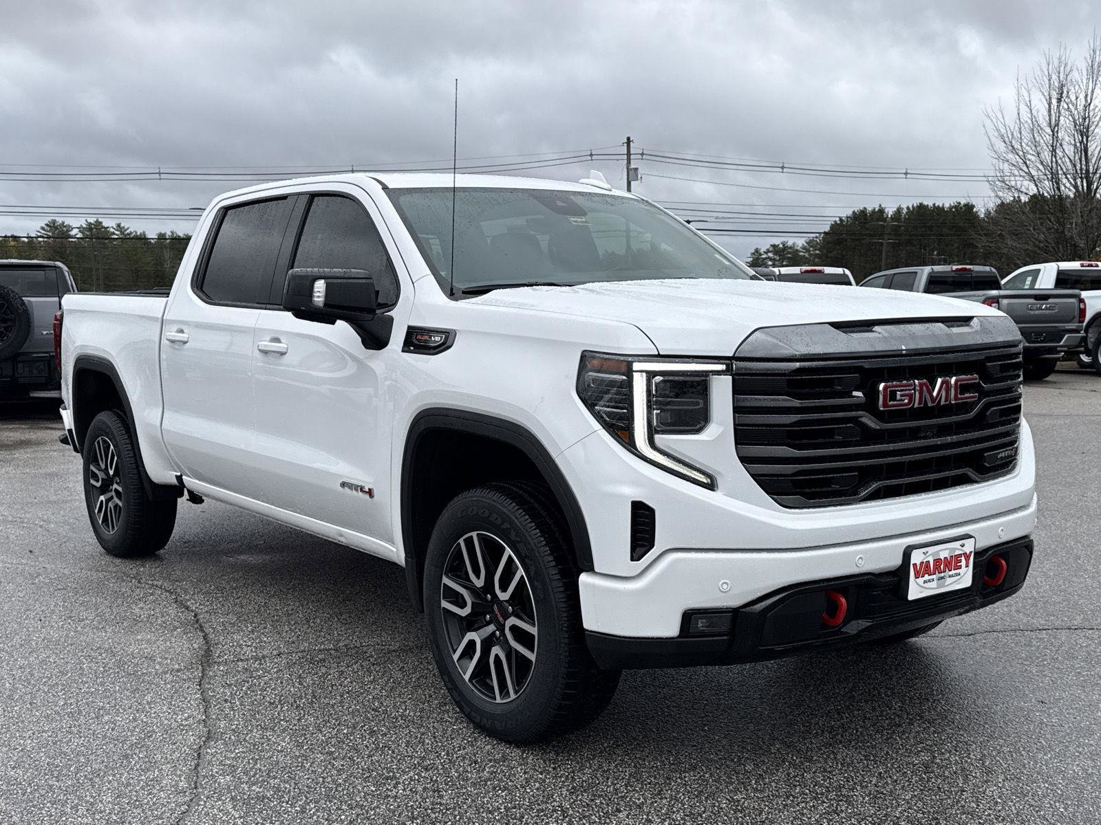 Used 2024 GMC Sierra 1500 AT4 w/ Technology Package image 3