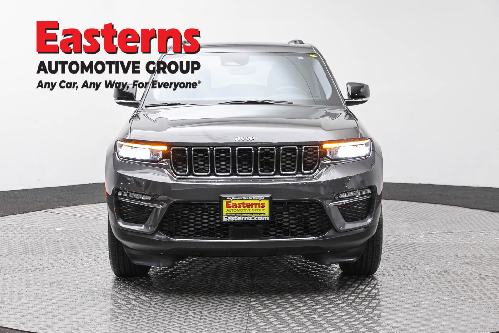 Used 2023 Jeep Grand Cherokee Limited AWD/4WD image 4