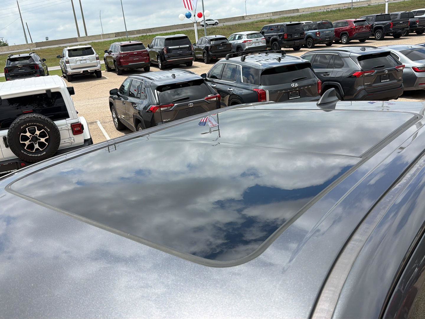 Used 2024 Toyota Tundra Limited AWD/4WD image 9