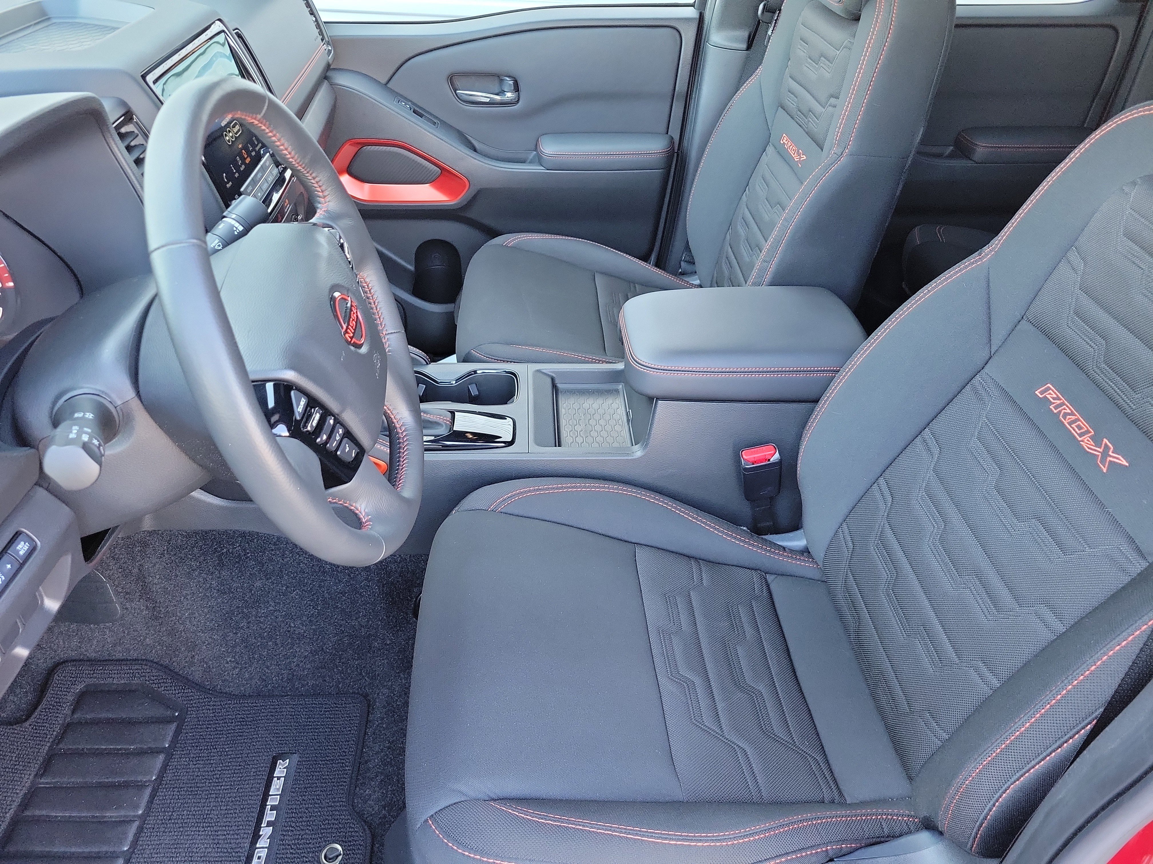 Used 2024 Nissan Frontier Pro-X w/ Technology Package image 9