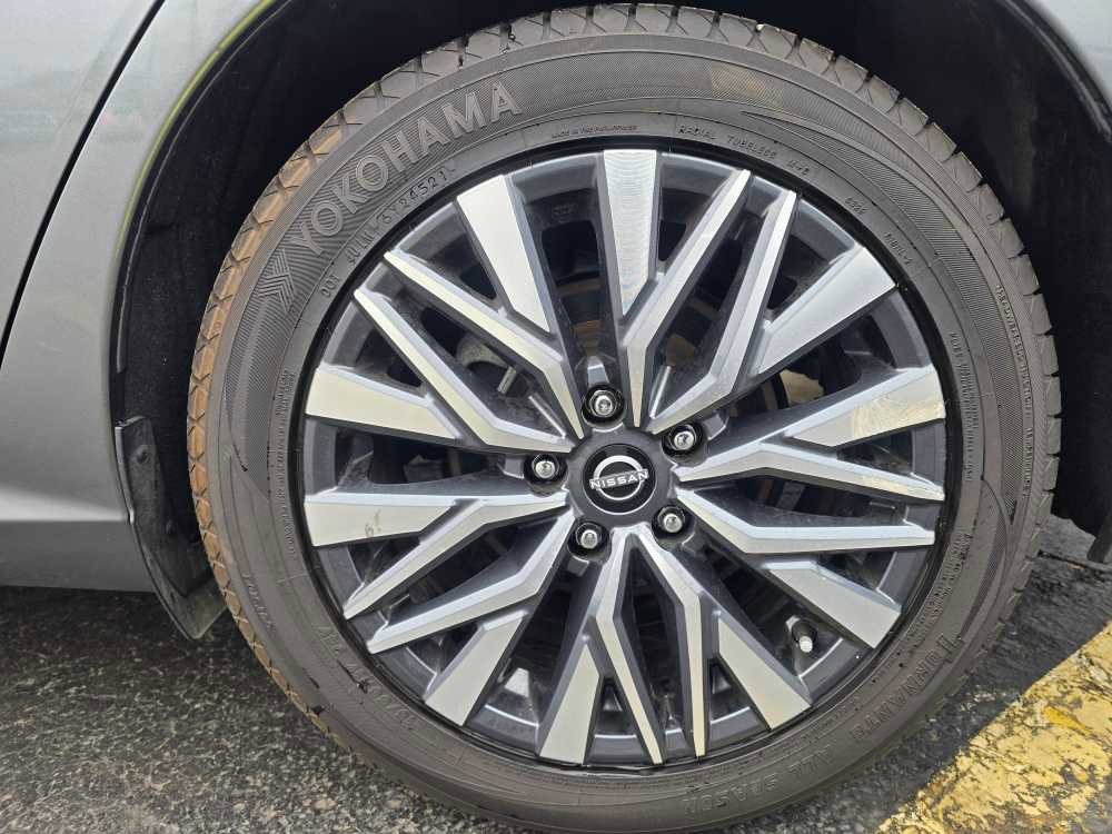 Used 2023 Nissan Altima 2.5 SV image 2