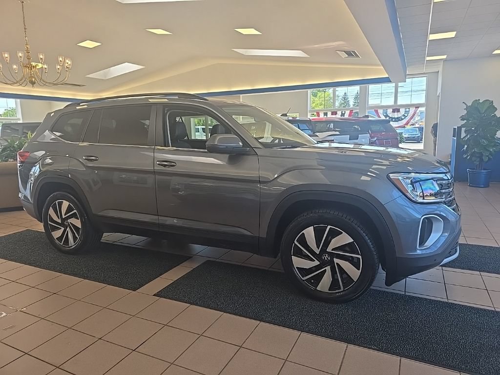 Used 2024 Volkswagen Atlas SE AWD/4WD image 8