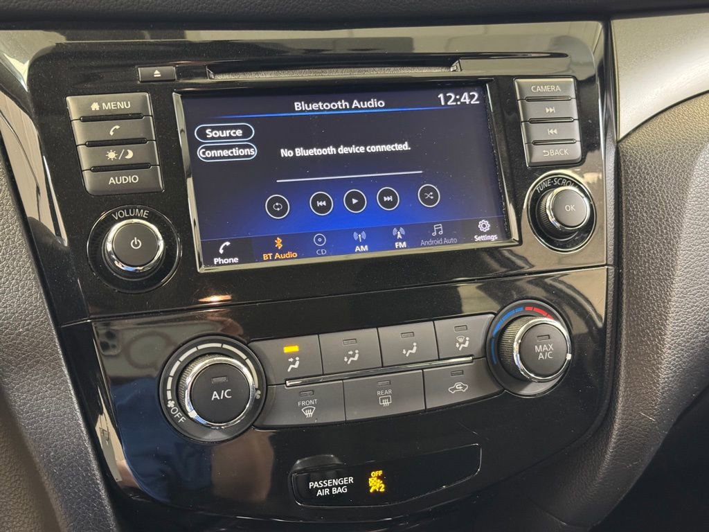 Used 2016 Nissan Rogue S w/ Appearance Package image 35