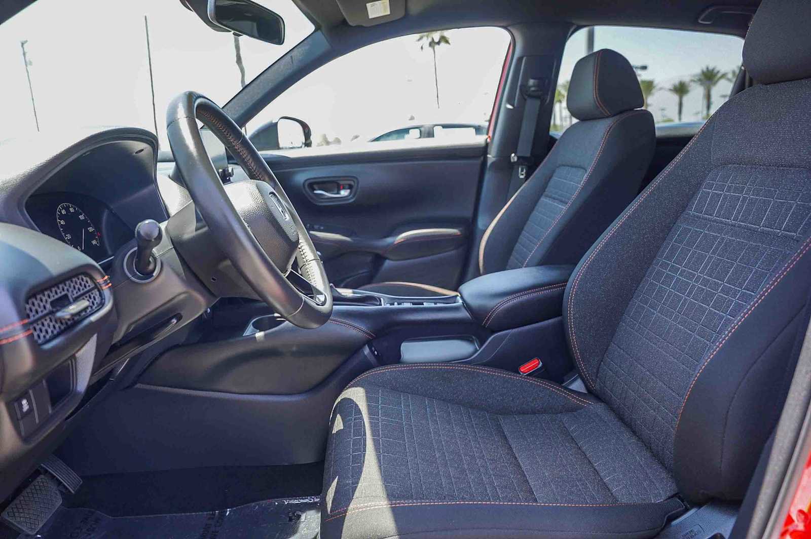 Used 2025 Honda HR-V Sport image 17