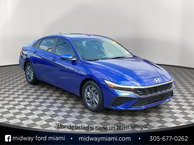 Used 2024 Hyundai Elantra SEL FWD image 1