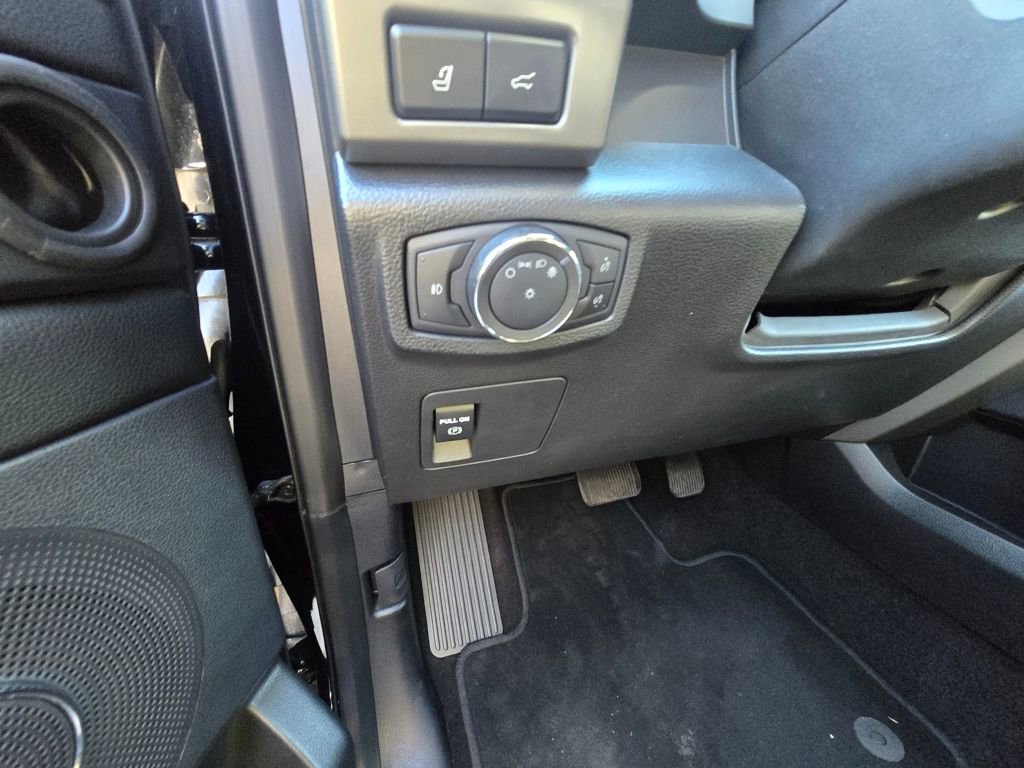 Used 2020 Ford Expedition XLT w/ Equipment Group 202A image 12