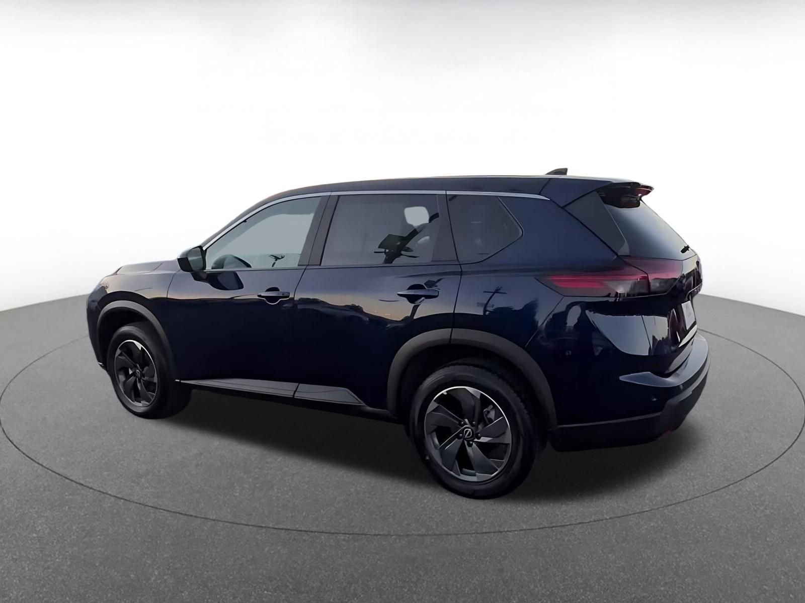 Used 2025 Nissan Rogue SV image 10